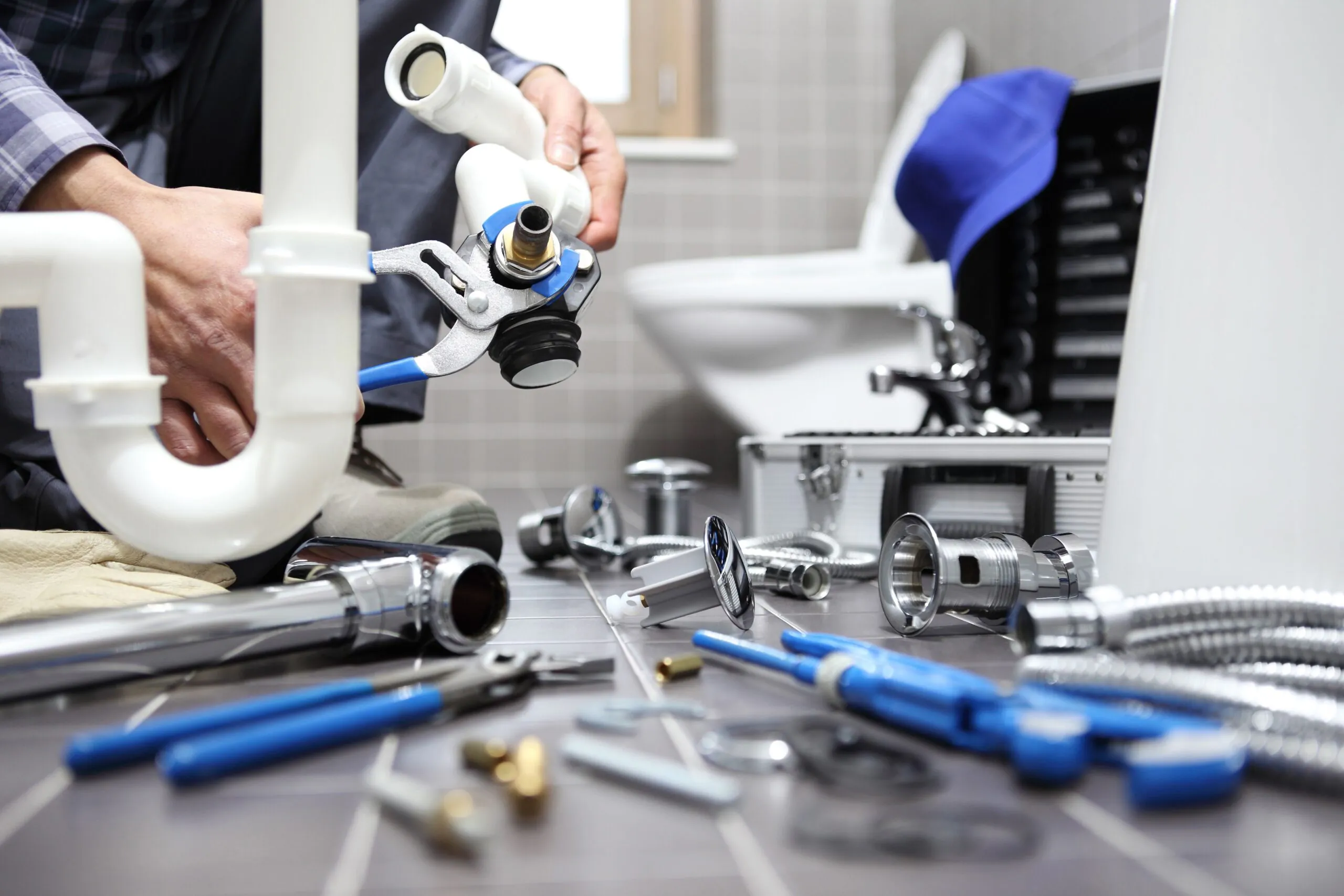 10 Key Reasons To Consider Hiring An Emergency Plumber